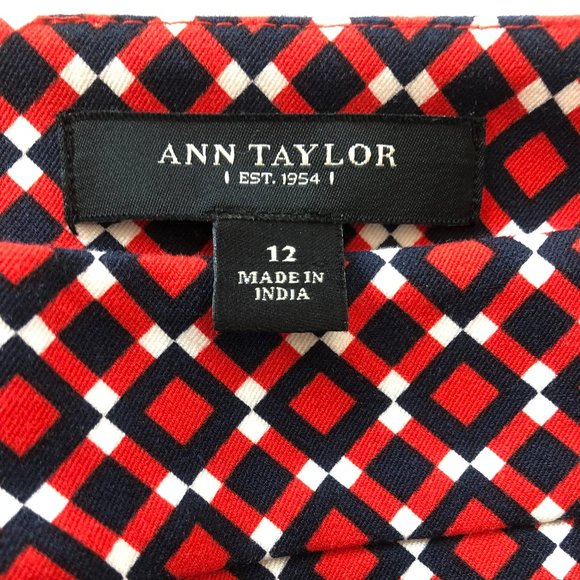 Woman's Ann Taylor Pencil Skirt - Picture 2 of 4